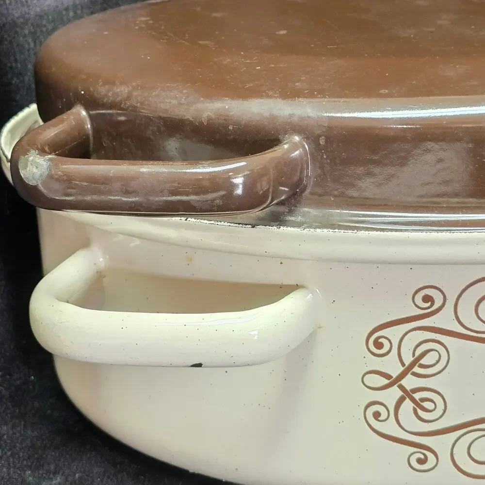 Vintage Large Tan & Brown Iron Roaster Frying Pan Roasting Pot Casserole Dish